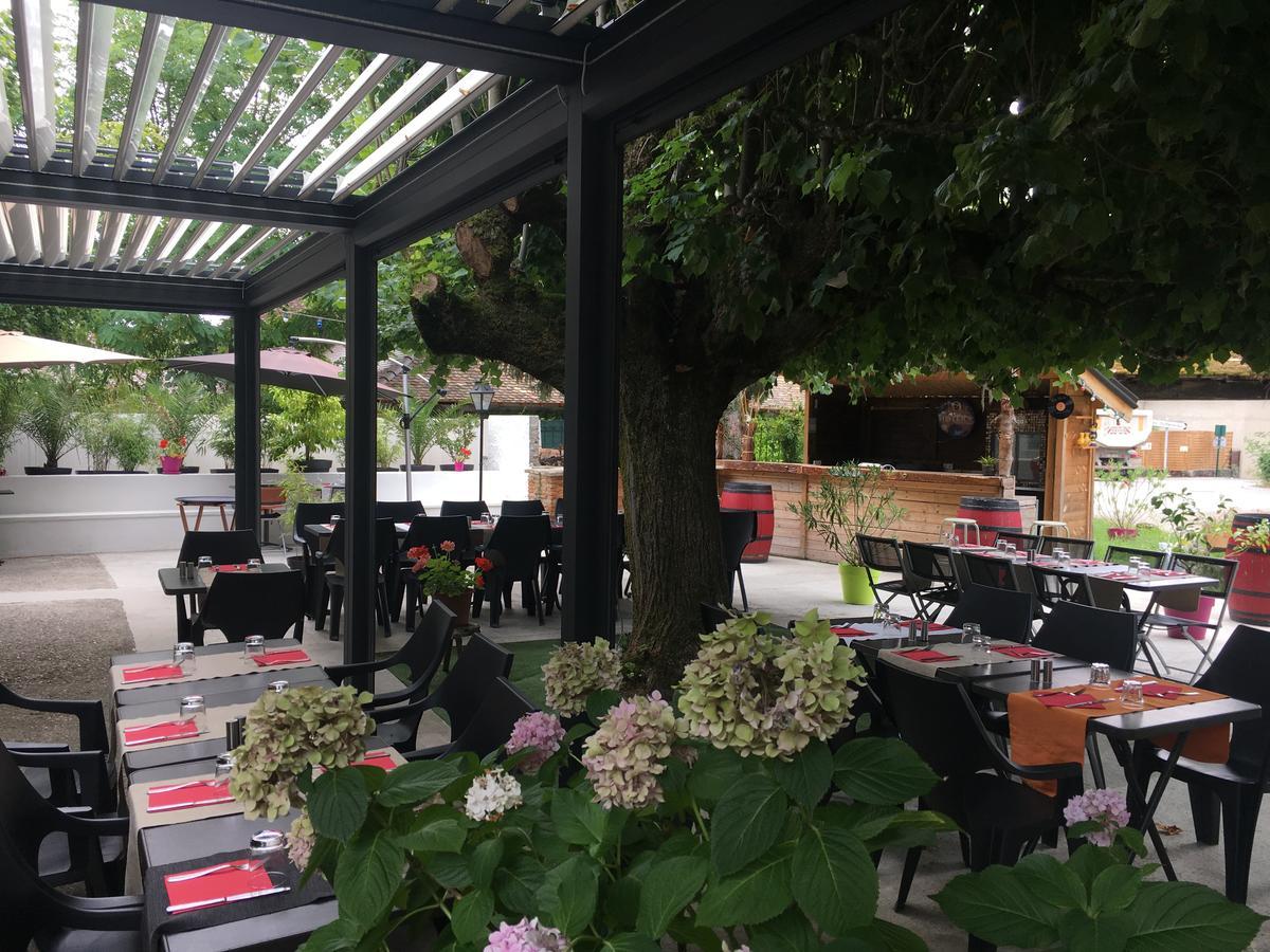 Le Relais Des Vieilles Postes Hotel Les Avenières Eksteriør billede