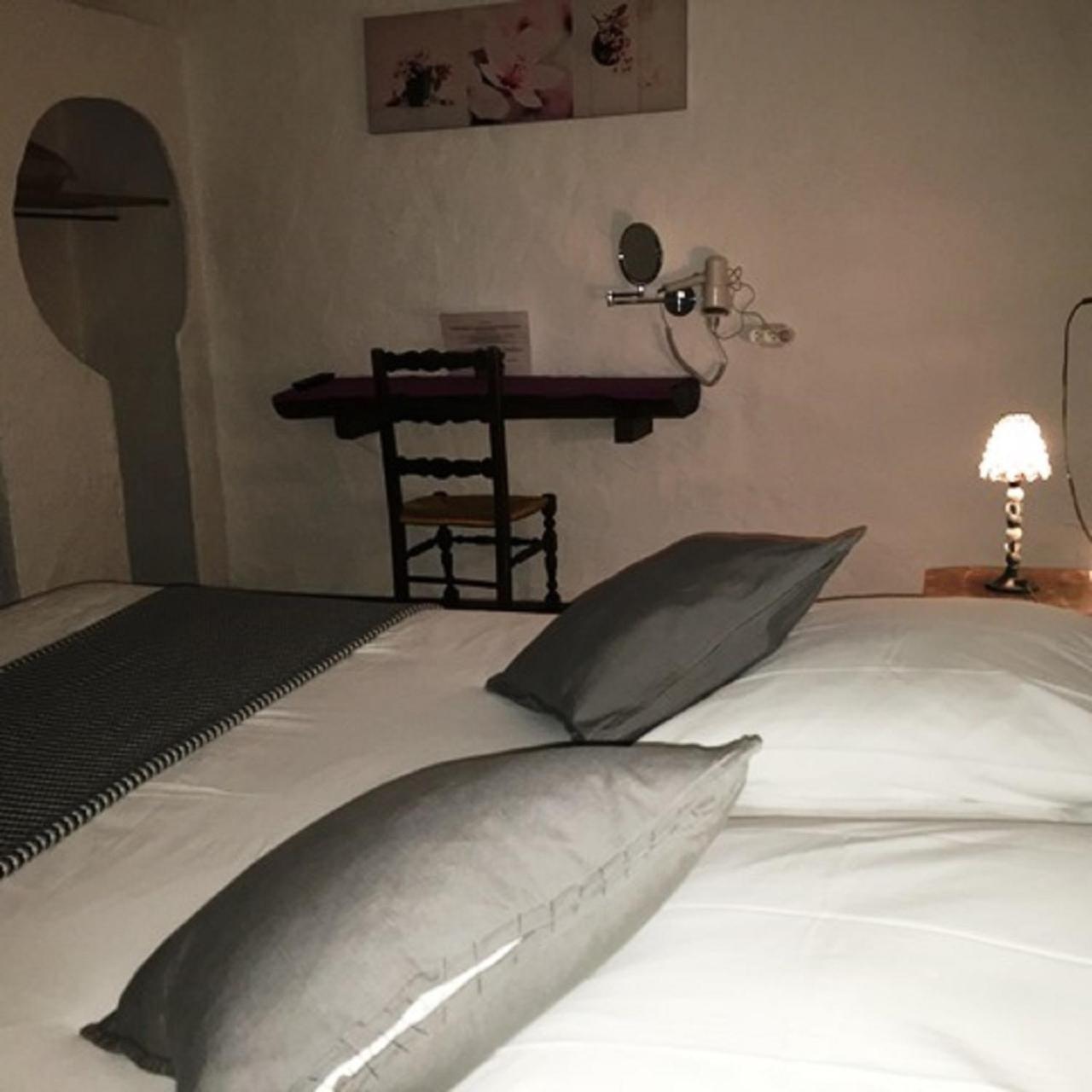 Le Relais Des Vieilles Postes Hotel Les Avenières Eksteriør billede