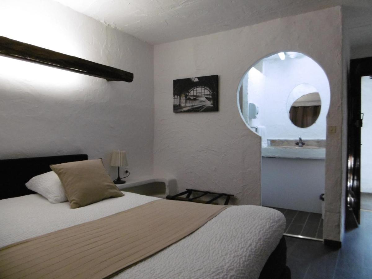 Le Relais Des Vieilles Postes Hotel Les Avenières Eksteriør billede